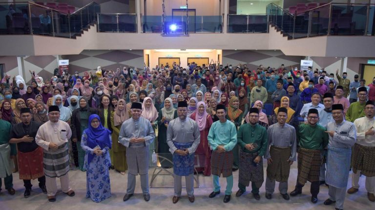 PERJUMPAAN KAKITANGAN KESB, UCYP & KYP BERSAMA NAIB CANSELOR / KETUA EKSEKUTIF MENJELANG AIDILFITRI