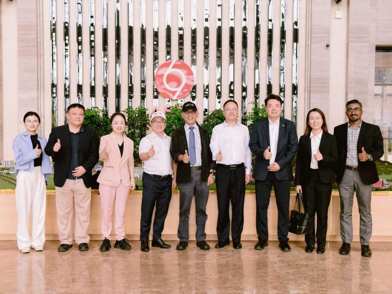 Kunjung Hormat Chengdu Industry and Trade College, China ke  UCYP & Alliance Steel (M) Sdn. Bhd.